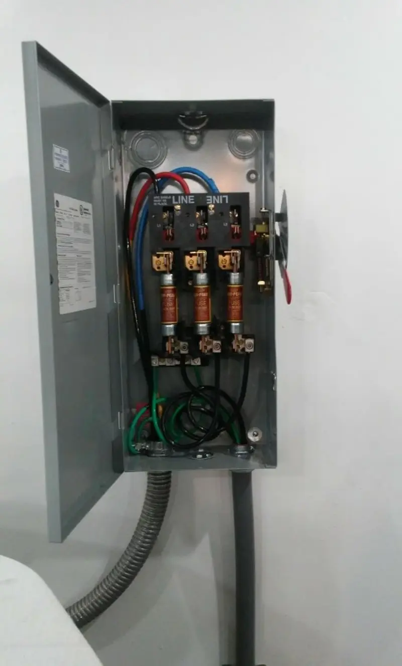 Three-phase disconnect switch installed for Smoke Detector Installation in West Park